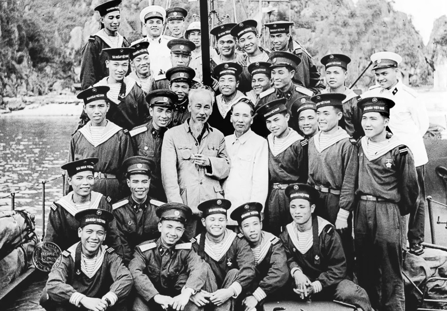 Ánh sáng Hồ Chí Minh tỏa sáng trong đời sống bộ đội